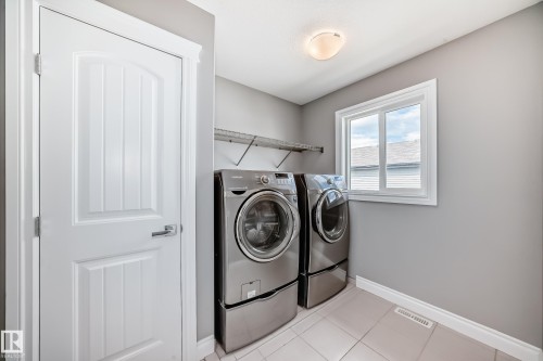 1921 33 Street, Edmonton, AB - Indoor Photo Showing Laundry Room