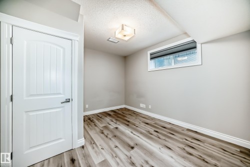 1921 33 Street, Edmonton, AB - Indoor Photo Showing Other Room