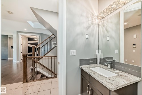 1921 33 Street, Edmonton, AB - Indoor Photo Showing Bathroom