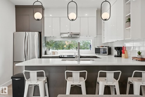 10426 126 Street, Edmonton, AB - Indoor Photo Showing Kitchen With Double Sink With Upgraded Kitchen