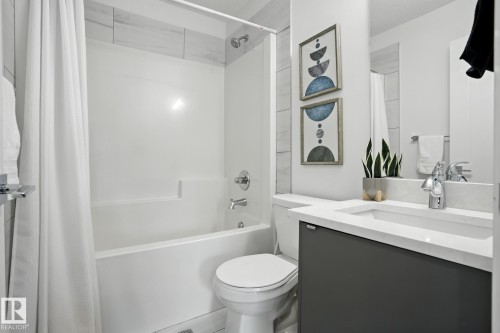 10426 126 Street, Edmonton, AB - Indoor Photo Showing Bathroom
