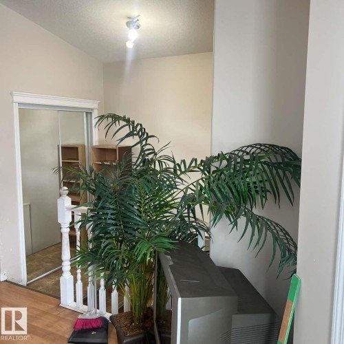 9518 106 Avenue, Edmonton, AB - Indoor Photo Showing Other Room