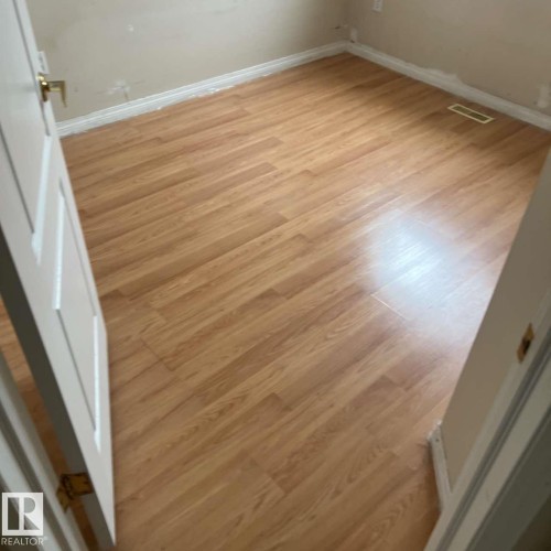 9518 106 Avenue, Edmonton, AB - Indoor Photo Showing Other Room