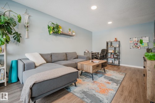 207 10149 83 Avenue, Edmonton, AB - Indoor Photo Showing Living Room