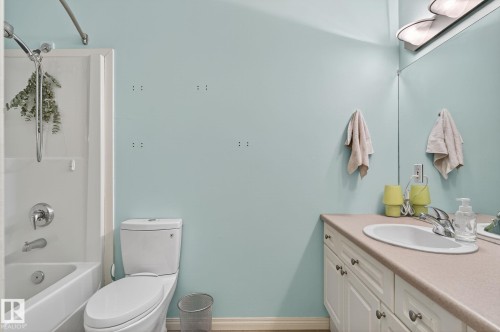 111 4312 139 Avenue, Edmonton, AB - Indoor Photo Showing Bathroom