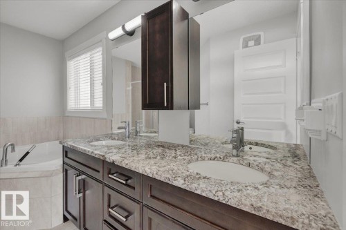 20517 98A Avenue, Edmonton, AB - Indoor Photo Showing Bathroom