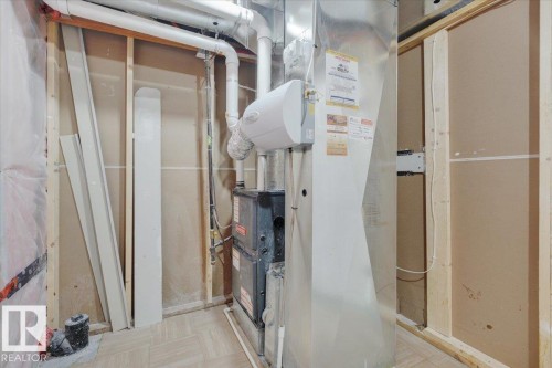 20517 98A Avenue, Edmonton, AB - Indoor Photo Showing Bathroom