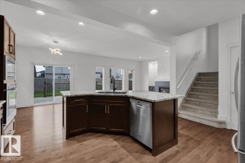 20517 98A Avenue, Edmonton, AB - Indoor Photo Showing Kitchen