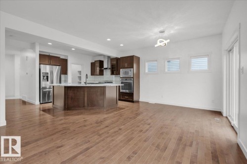 20517 98A Avenue, Edmonton, AB - Indoor Photo Showing Kitchen