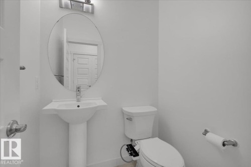 20517 98A Avenue, Edmonton, AB - Indoor Photo Showing Bathroom