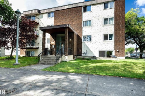 202 10740 105 Street  Edmonton, AB T5H 2X2