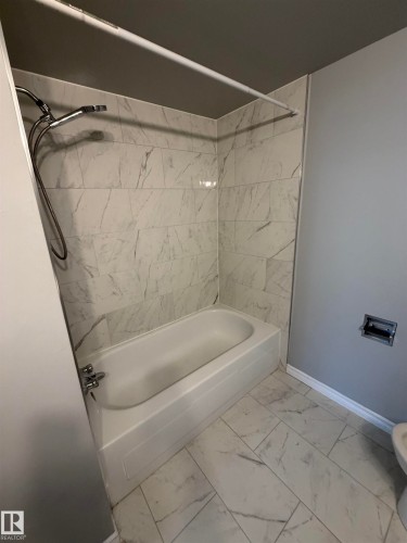 202 10740 105 Street, Edmonton, AB - Indoor Photo Showing Bathroom