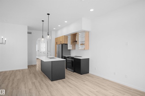 20603 42 Avenue, Edmonton, AB - Indoor Photo Showing Kitchen
