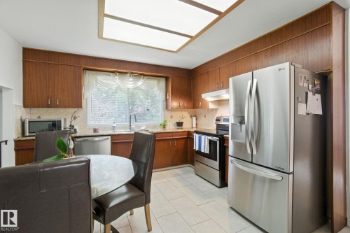 8731 180 Street, Edmonton, AB - Indoor Photo Showing Kitchen