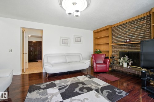 8731 180 Street, Edmonton, AB - Indoor Photo Showing Living Room
