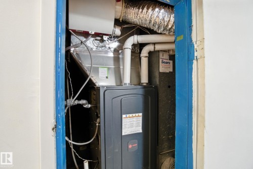 8731 180 Street, Edmonton, AB - Indoor