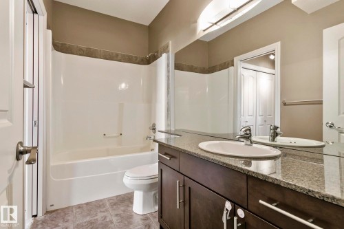 334 10121 80 Avenue, Edmonton, AB - Indoor Photo Showing Bathroom