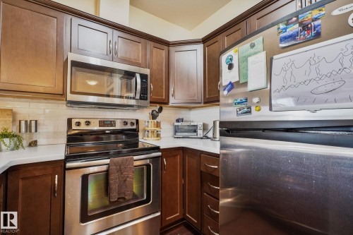 316 304 Ambleside Link, Edmonton, AB - Indoor Photo Showing Kitchen