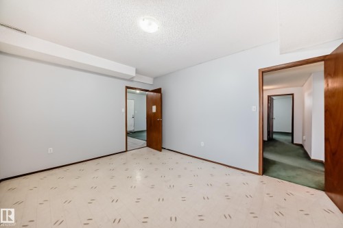 1068 James Crescent, Edmonton, AB - Indoor Photo Showing Other Room