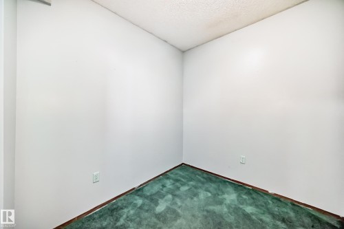 1068 James Crescent, Edmonton, AB - Indoor Photo Showing Other Room