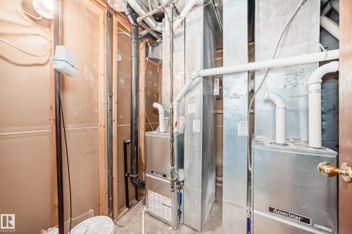 1068 James Crescent, Edmonton, AB - Indoor Photo Showing Basement