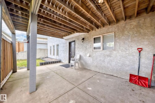 1068 James Crescent, Edmonton, AB - Outdoor