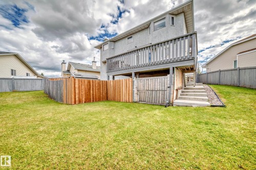 1068 James Crescent, Edmonton, AB - Outdoor With Deck Patio Veranda