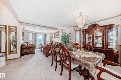 1068 James Crescent, Edmonton, AB - Indoor Photo Showing Dining Room