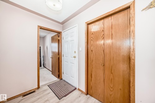 1068 James Crescent, Edmonton, AB - Indoor Photo Showing Other Room