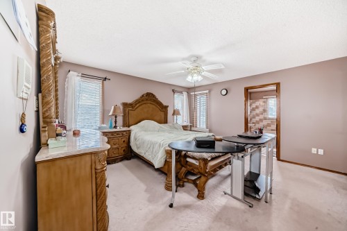 1068 James Crescent, Edmonton, AB - Indoor Photo Showing Bedroom