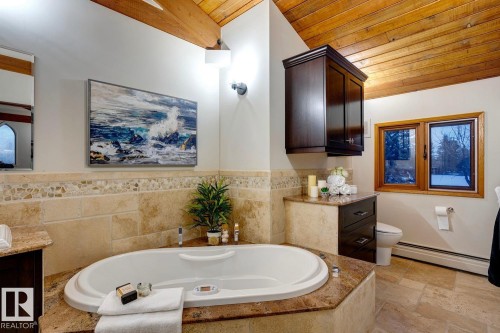 18420 8A Avenue, Edmonton, AB - Indoor Photo Showing Bathroom