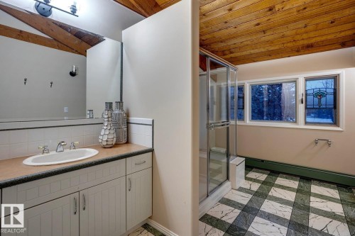 18420 8A Avenue, Edmonton, AB - Indoor Photo Showing Bathroom