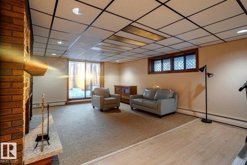 18420 8A Avenue, Edmonton, AB - Indoor Photo Showing Other Room