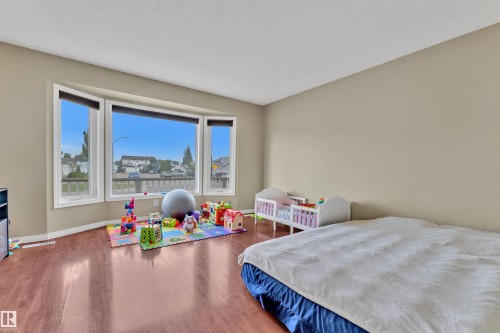 18615 75 Avenue, Edmonton, AB - Indoor Photo Showing Bedroom