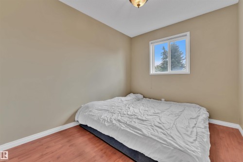 18615 75 Avenue, Edmonton, AB - Indoor Photo Showing Bedroom