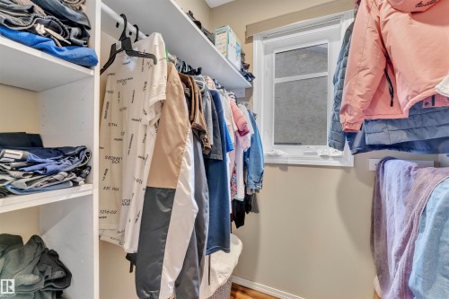 18615 75 Avenue, Edmonton, AB - Indoor With Storage