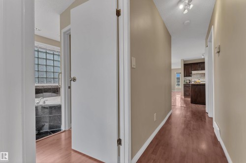 18615 75 Avenue, Edmonton, AB - Indoor Photo Showing Other Room