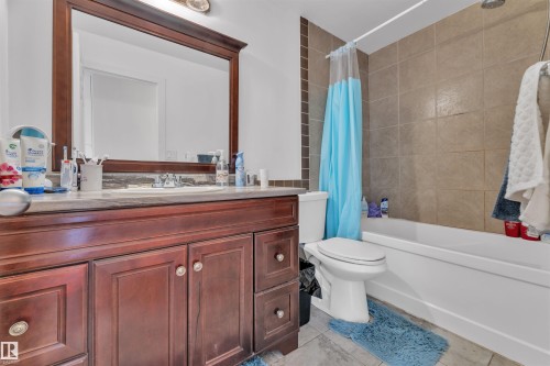 18615 75 Avenue, Edmonton, AB - Indoor Photo Showing Bathroom