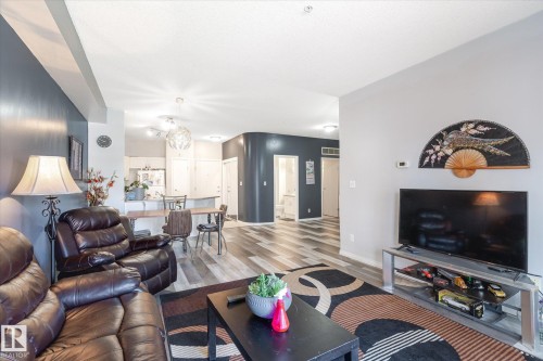 224 4304 139 Avenue, Edmonton, AB - Indoor Photo Showing Living Room