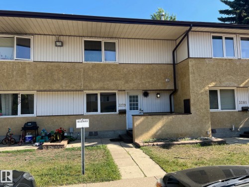 3279 139 Avenue  Edmonton, AB T5Y 1T2