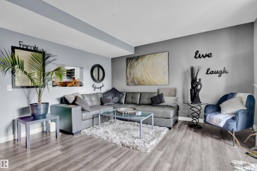 3279 139 Avenue, Edmonton, AB - Indoor Photo Showing Living Room