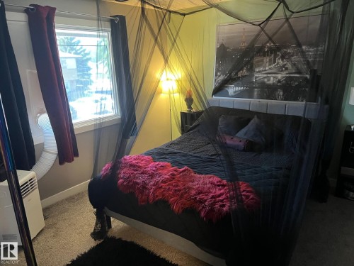 3279 139 Avenue, Edmonton, AB - Indoor Photo Showing Bedroom