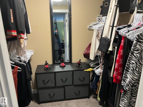 3279 139 Avenue, Edmonton, AB - Indoor With Storage