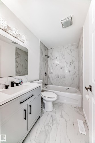 13116 31 Strret, Edmonton, AB - Indoor Photo Showing Bathroom