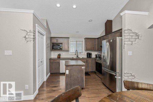 407 Watt Boulevard Sw, Edmonton, AB - Indoor Photo Showing Kitchen With Double Sink