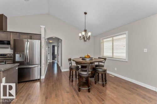 407 Watt Boulevard Sw, Edmonton, AB - Indoor