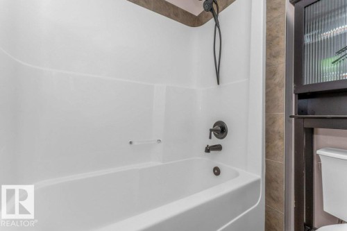 407 Watt Boulevard Sw, Edmonton, AB - Indoor Photo Showing Bathroom