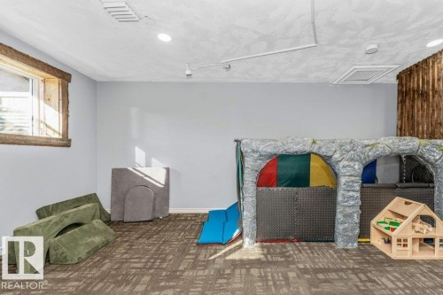 407 Watt Boulevard Sw, Edmonton, AB - Indoor