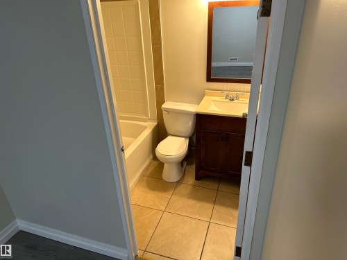 5 14130 80 Street, Edmonton, AB - Indoor Photo Showing Bathroom