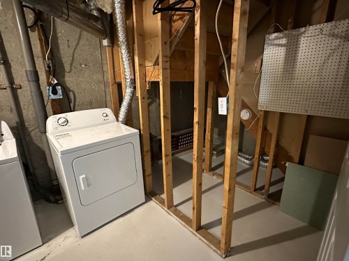 5 14130 80 Street, Edmonton, AB - Indoor Photo Showing Laundry Room